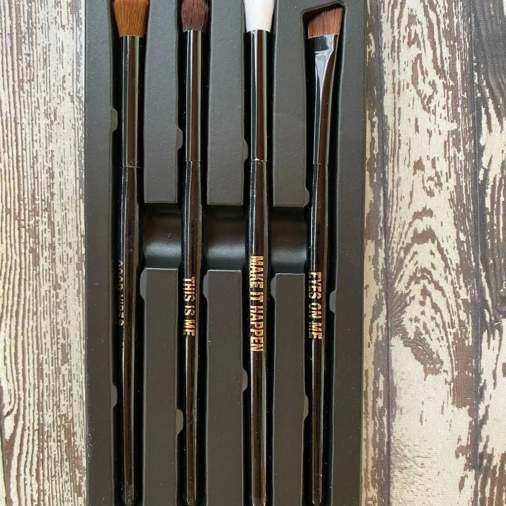 NEW! Mollie Jacob *All Eyes On Me* 4-pc Makeup Brush Set